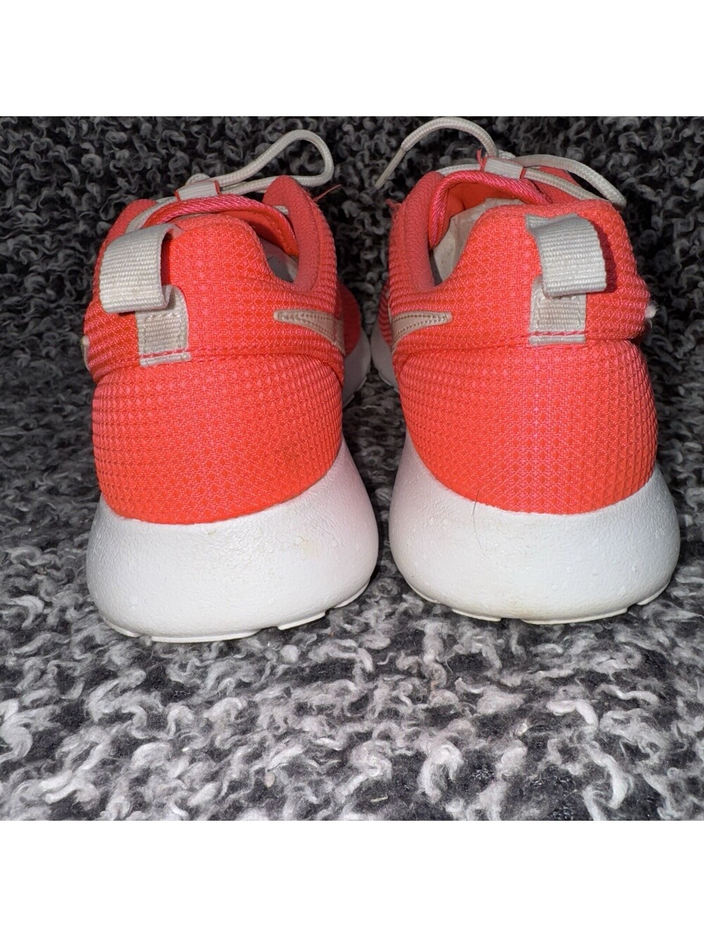 Nike Women's Roshe One Sneakers, Pink/Stardust/White, 7y  Medium US - Picture 2 of 6